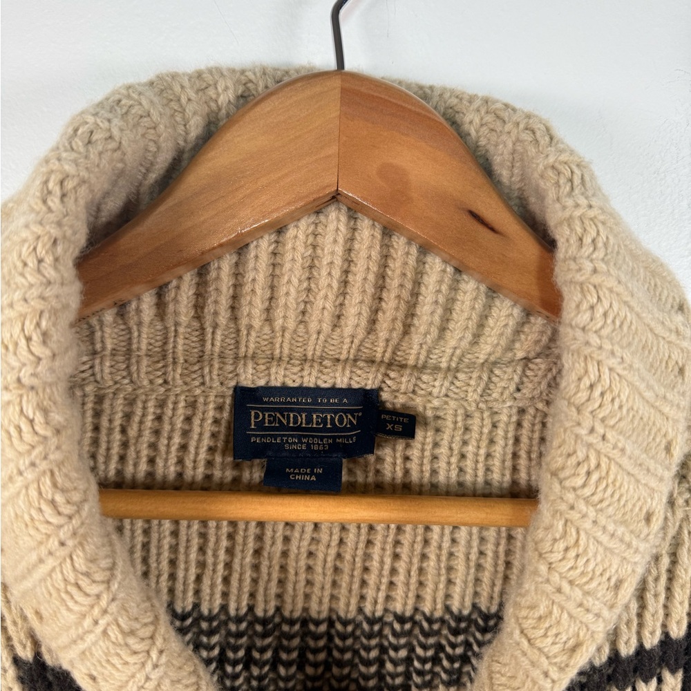 Pendleton Women’s Westerley Lambswool Cowichan Ca… - image 5